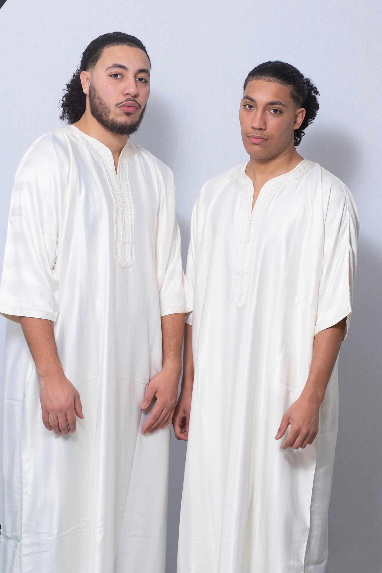 Classic' White Thobe